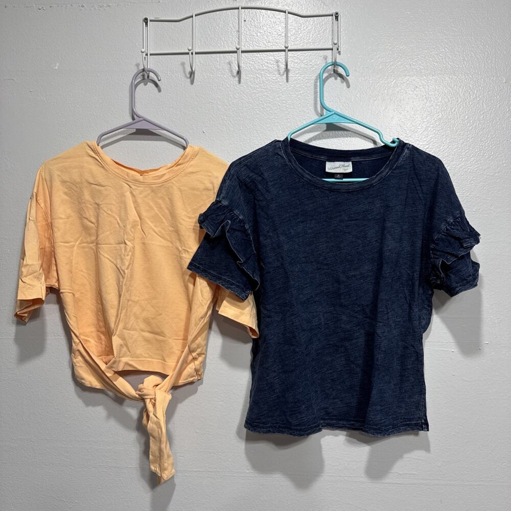 Lot of 2 Universal Thread T-Shirt Womens Size M Crop Tee Top Tie Waist Ruffled